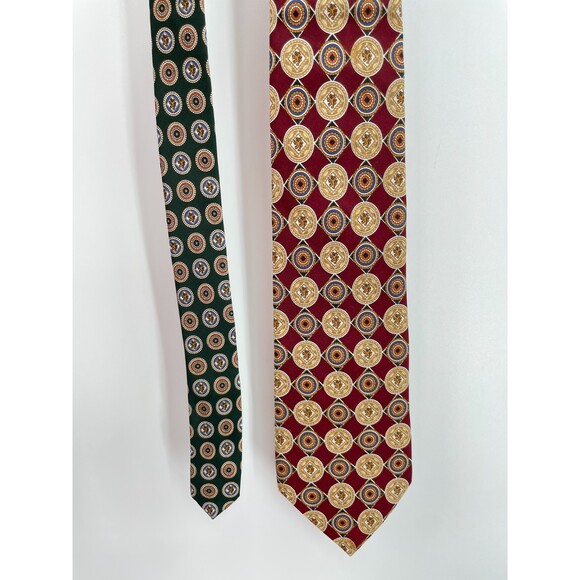 TOMMY HILFIGER Vintage Red Green Two Tone Medallion Necktie Tie - Picture 1 of 3
